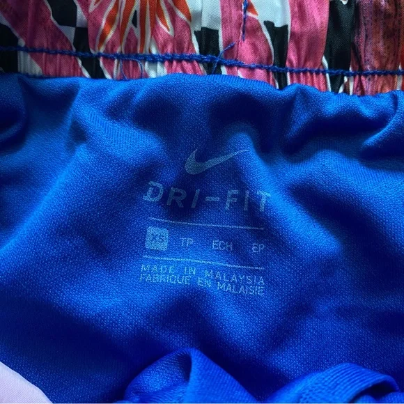Nike tempo dri-fit running shorts size XS tropical print - Picture 4 of 6
